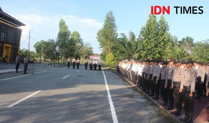 Personel Polres PPU yang disiapkan melaksanakan Pengamanan RI 1 di calon ibu kota baru (IDN Times/Ervan Masbanjar)