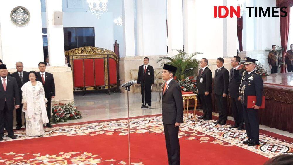 Presiden Jokowi melantik anggota Watimpres di Istana Negara, Jakarta Pusat, Jumat 13 Desembet 2019 (IDN Times/Teatrika Handiko Putri)