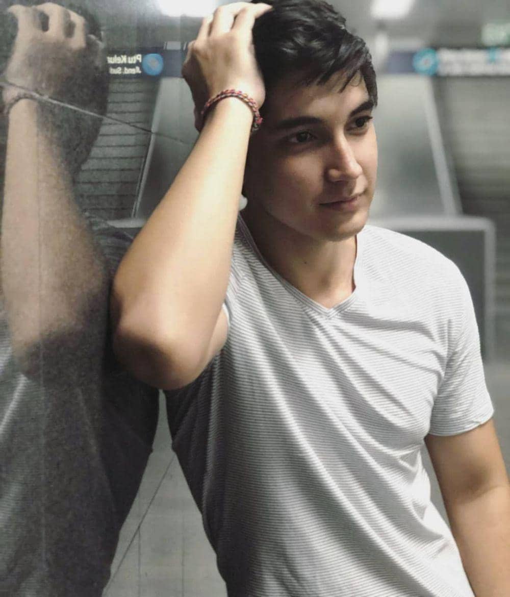 Instagram.com/juniorrobertss