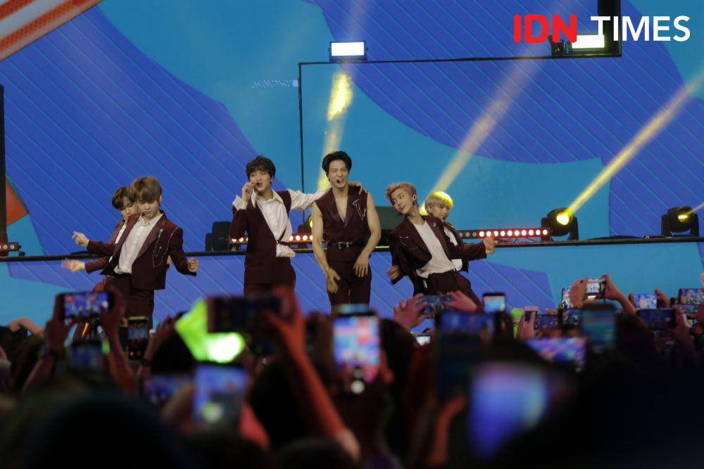 NCT Dream dalam acara TRANSMEDIA Boom 18 di Trans Studio Cibubur. 14 Desember 2019. IDN Times/Nadia Umara