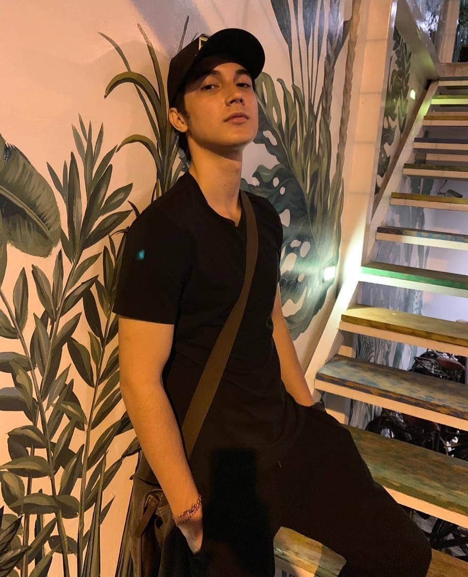 Instagram.com/juniorrobertss