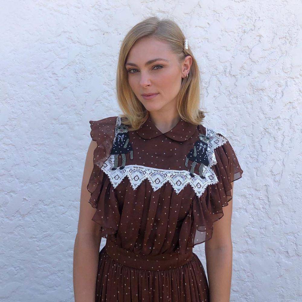 Instagram.com/annasophiarobb