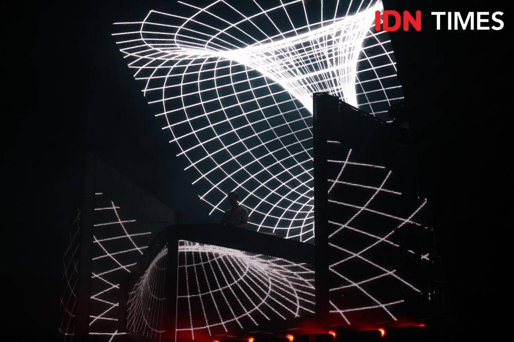 Penampilan spektakuler Calvin Harris di DWP 2019. 15 Desember 2019. IDN Times/Klara Livia
