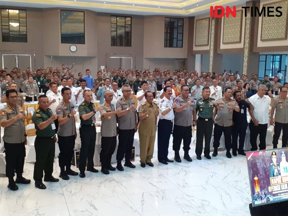 Rapat koordinasi dan teknis Ops Lilin Semeru 2019 di Mapolda Jatim, Senin (16/12). IDN Times/Ardiansyah Fajar