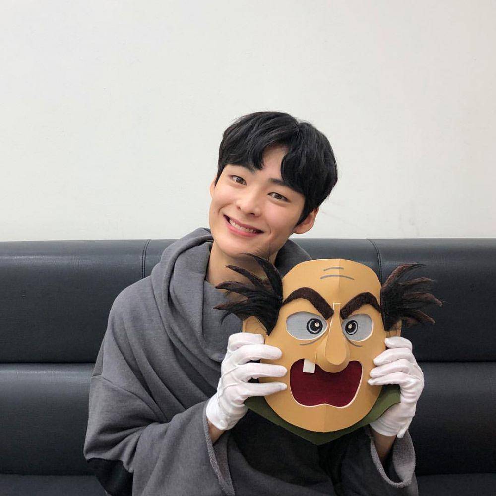 instagram.com/songgeonhee