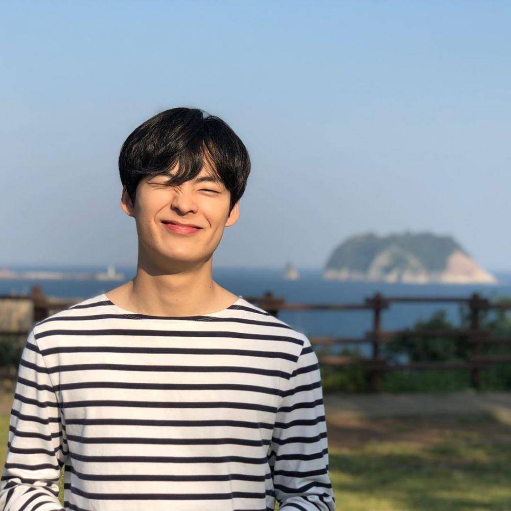 instagram.com/songgeonhee