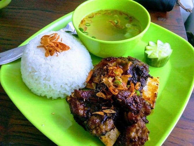 Sop Buntut Warjau Kuliner Purbalingga Cocok Disantap di Musim Hujan