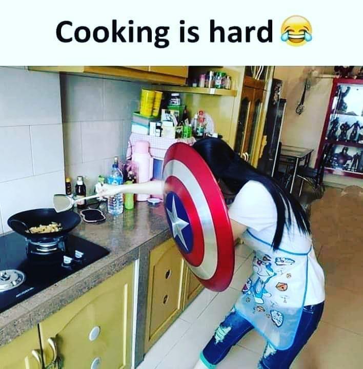 10 Kejadian Kocak yang Biasa Dialami Pemula Saat Belajar Masak