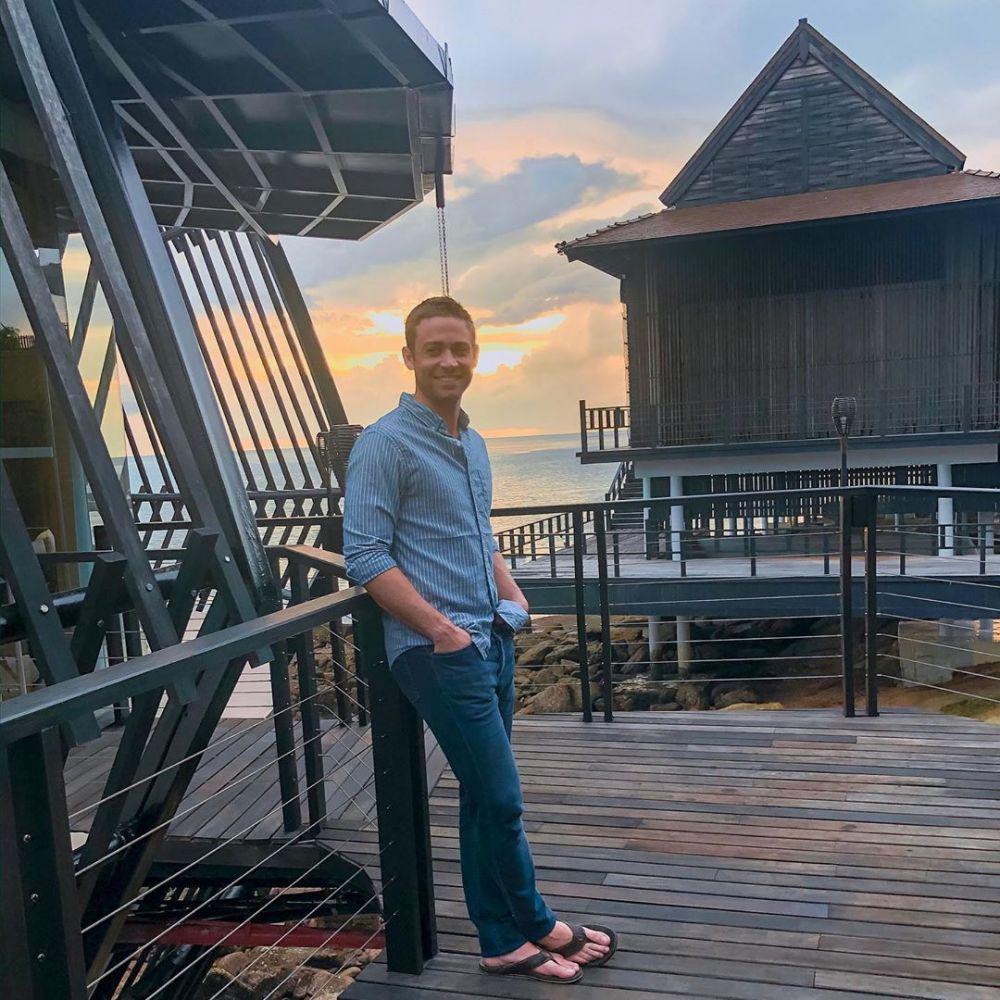 10 Potret Keren Cody Walker, Adik Mendiang Paul Walker yang Memesona
