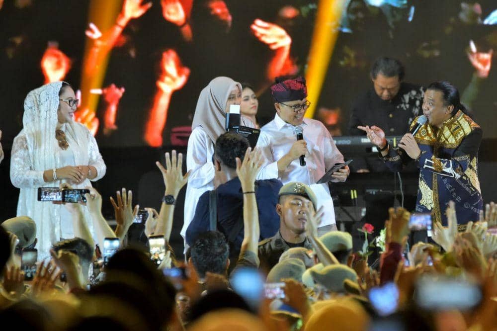 Ribuan orang hadir dalam puncak hari Jadi Banyuwangi ke 248 di Taman Blambangan. IDN TImes/ Istimewa