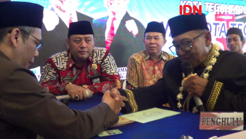Nikah massal yang diselenggarakan Pemerintah Kota Tegal dan Pengadilan Agama setempat, Kamis (19/12). IDN Times/Haikal Adithya
