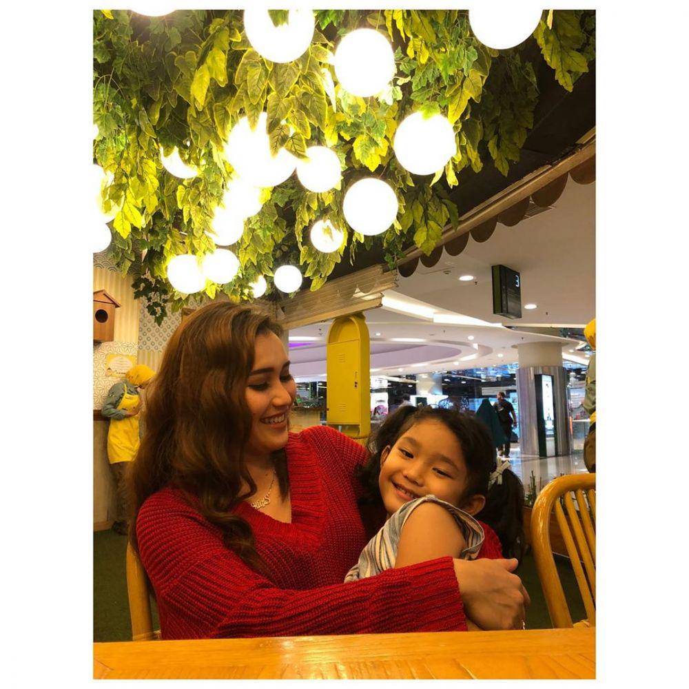instagram.com/ayutingting92