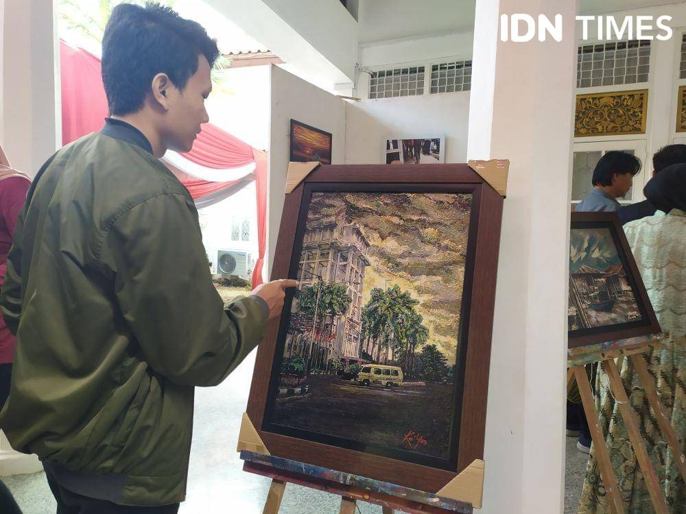 Suasana pameran seni di Balai Kota Palembang (IDN Times/Feny Maulia Agustin)