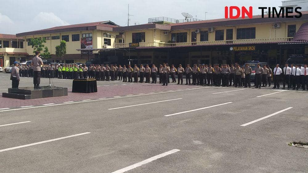 Kapolrestabes Medan Kombes Pol Dadang Hartanto saat sertijab enam kapolsek (IDN Times/Fadli Syahputra)