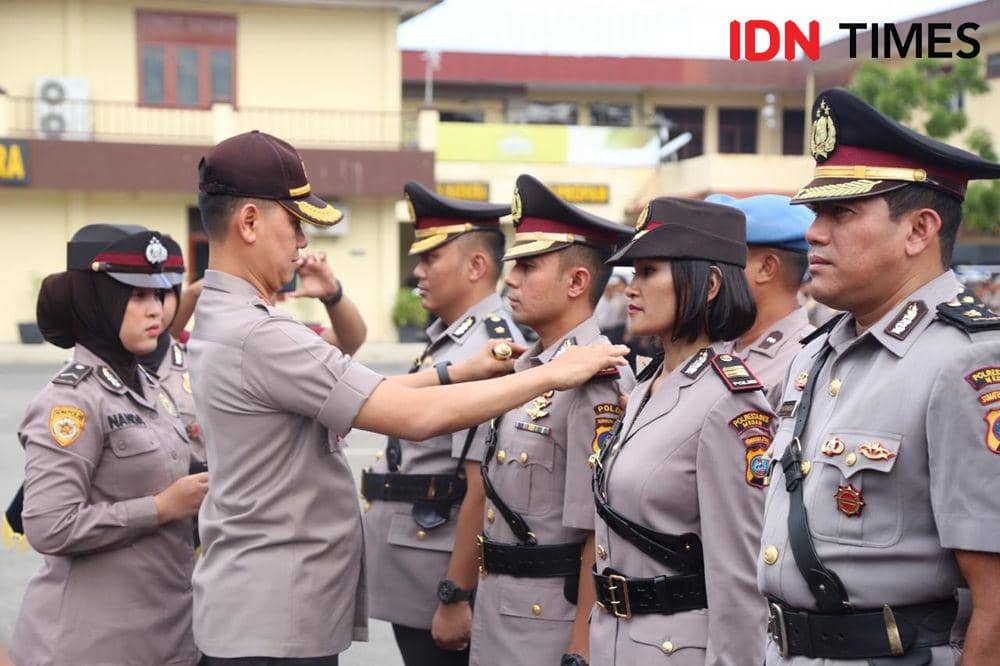 Kapolrestabes Medan Kombes Pol Dadang Hartanto saat sertijab enam kapolsek (IDN Times/Fadli Syahputra)