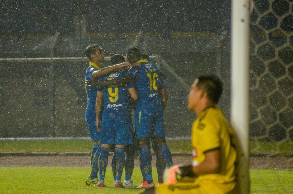 Jalani Laga Terakhir, Hariono Bantu Persib Hajar PSM dengan Telak!