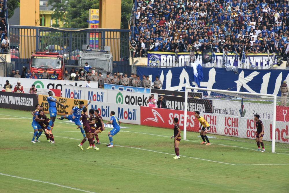 Persib Bandung Pesta Gol ke Gawang PSM Makassar