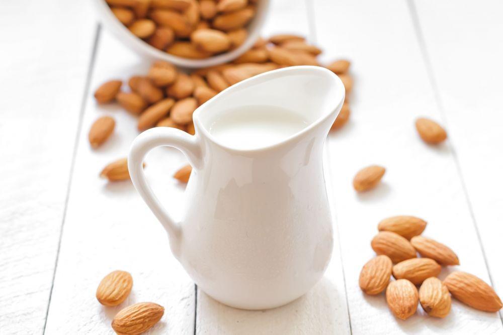 Fakta Unik tentang Susu Almond yang Harus Kamu Tahu, Lebih Sehat?