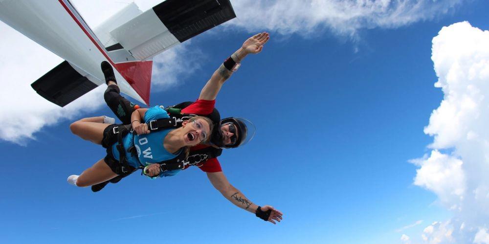 7 Tips Bermain Skydiving untuk Pemula, Siap Terbang Nyaman di Udara
