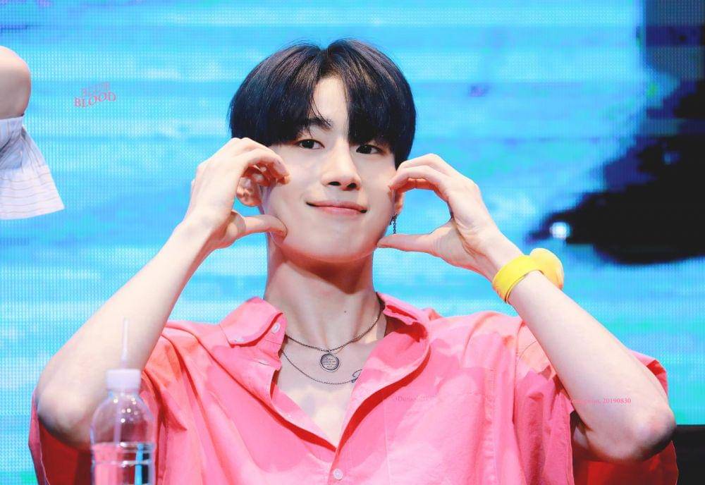 twitter.com/blueblood_sw