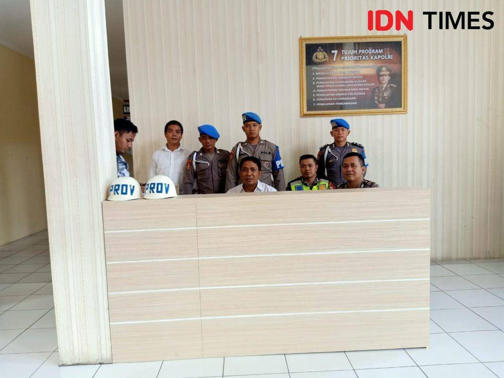 Sejumlah anggota Provos dan Satresnarkoba yang disiapkan untuk melakukan penjemputan bagi anggota Polres PPU (IDN Times/ Ervan Masbanjar)