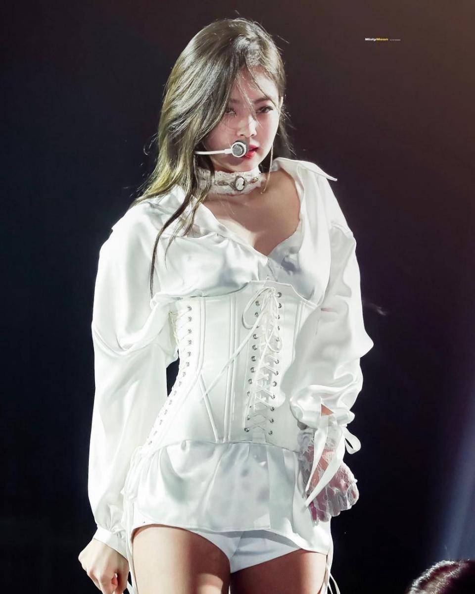 Instagram.com/jenniekimkr