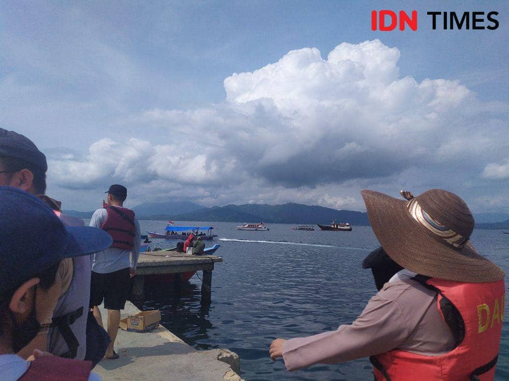 Suasana lokasi wisata pantai di Lampung (IDN Times/Feny Maulia Agustin)