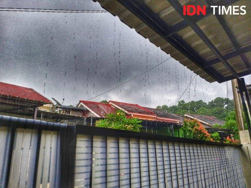 Ilustrasi hujan (IDN Times/Dwifantya Aquina)