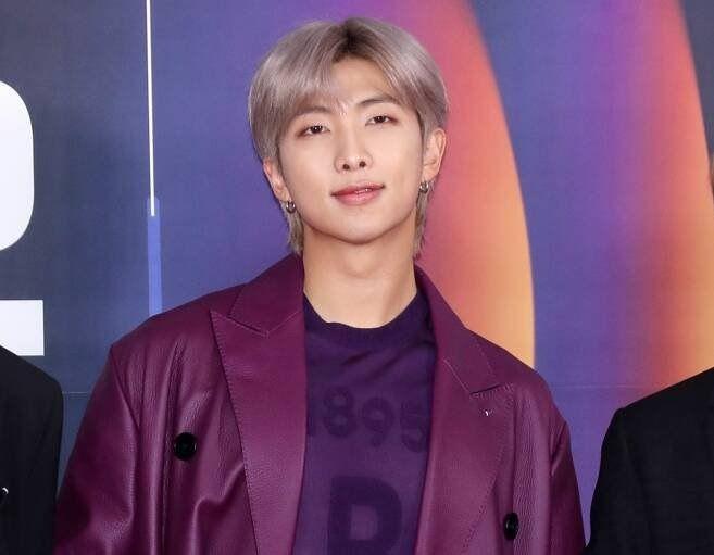 10 Potret RM BTS saat di SBS Gayo Daejeon 2019, Kharismatik!