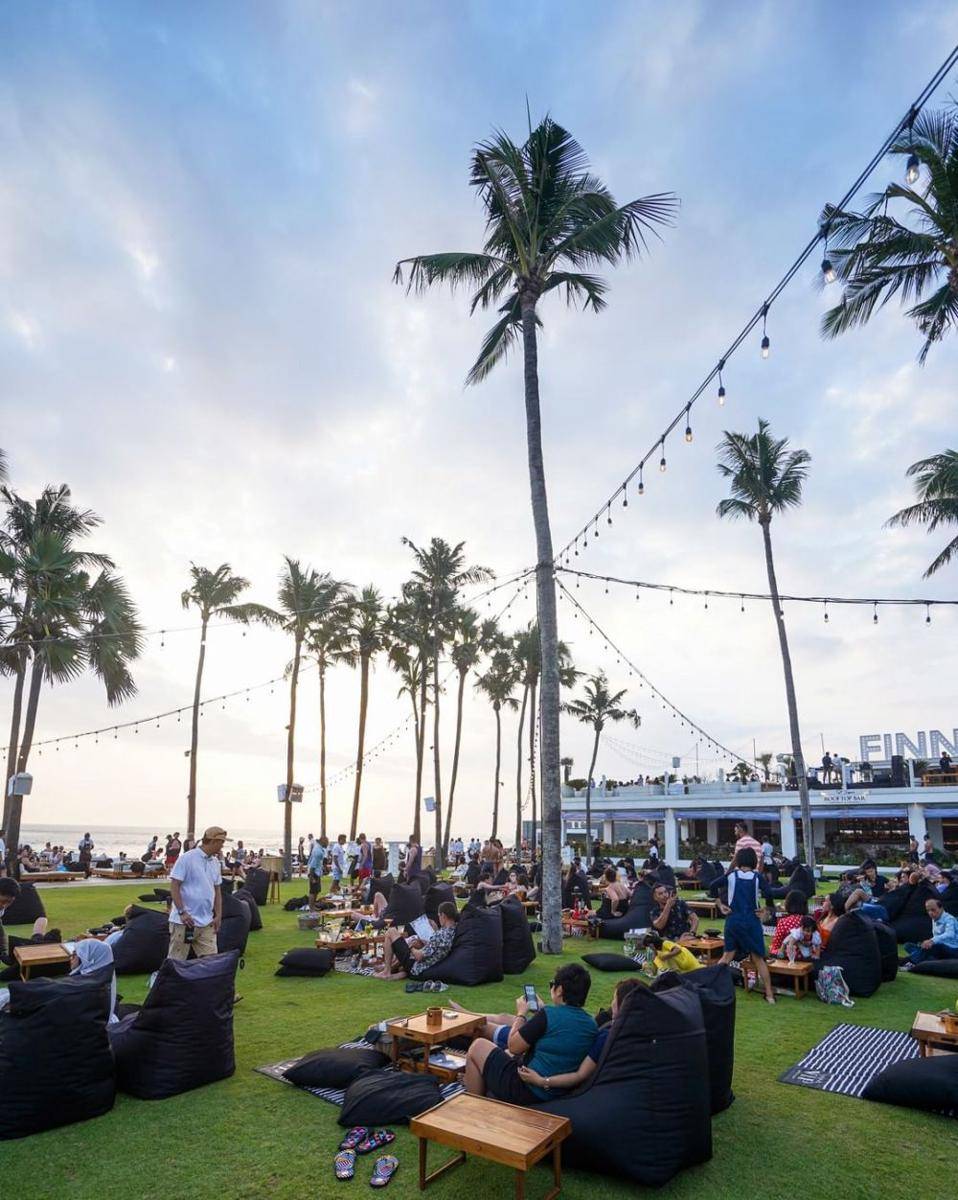 instagram.com/finnsbeachclub