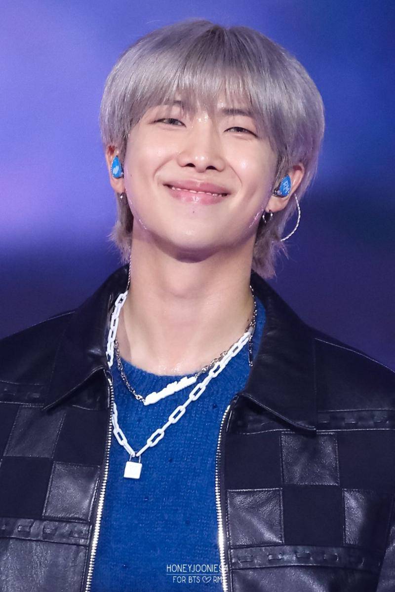 twitter.com/HoneyJoonie94