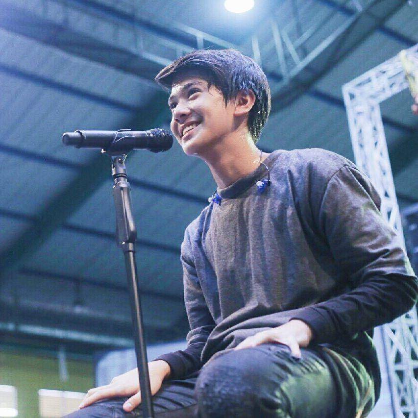 Instagram/iqbaal.e