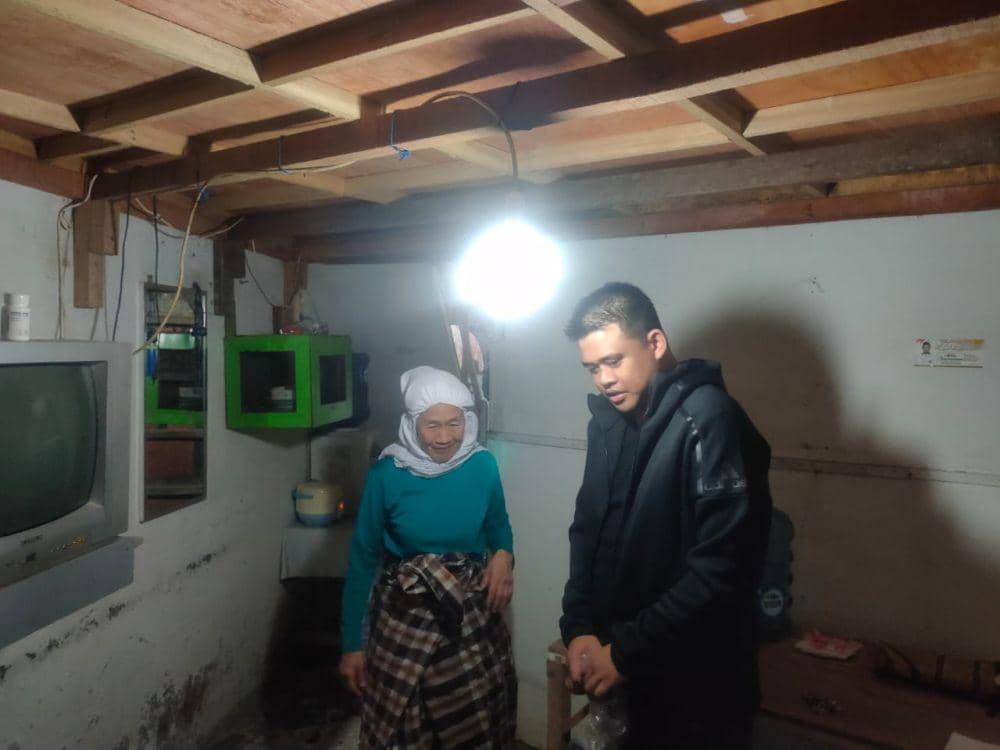 Bobby Nasution beri bantuan di Medan (Dok. IDN Times)