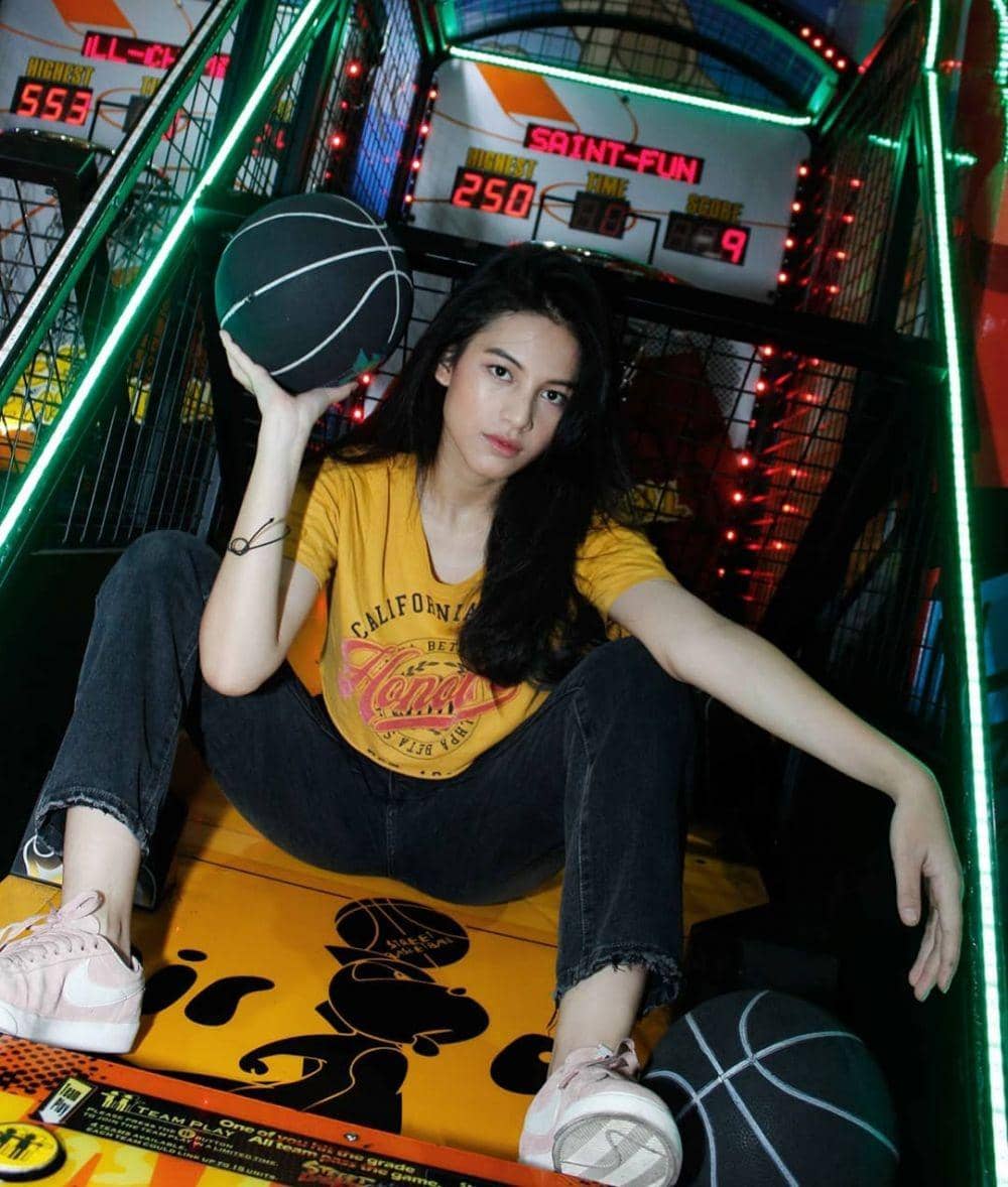 instagram.com/laniafira