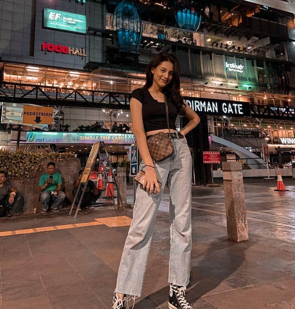 instagram.com/laniafira