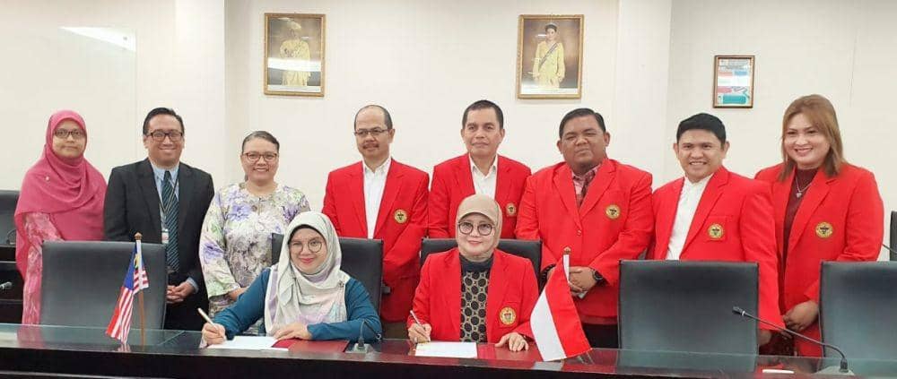 Sejumlah delegasi dari Unhas menyaksikan penandatanganan MoA antara Fakultas Hukum Unhas dengan UKM Malaysia di Kuala Lumpur, Senin (30/12). IDN Times/Istimewa