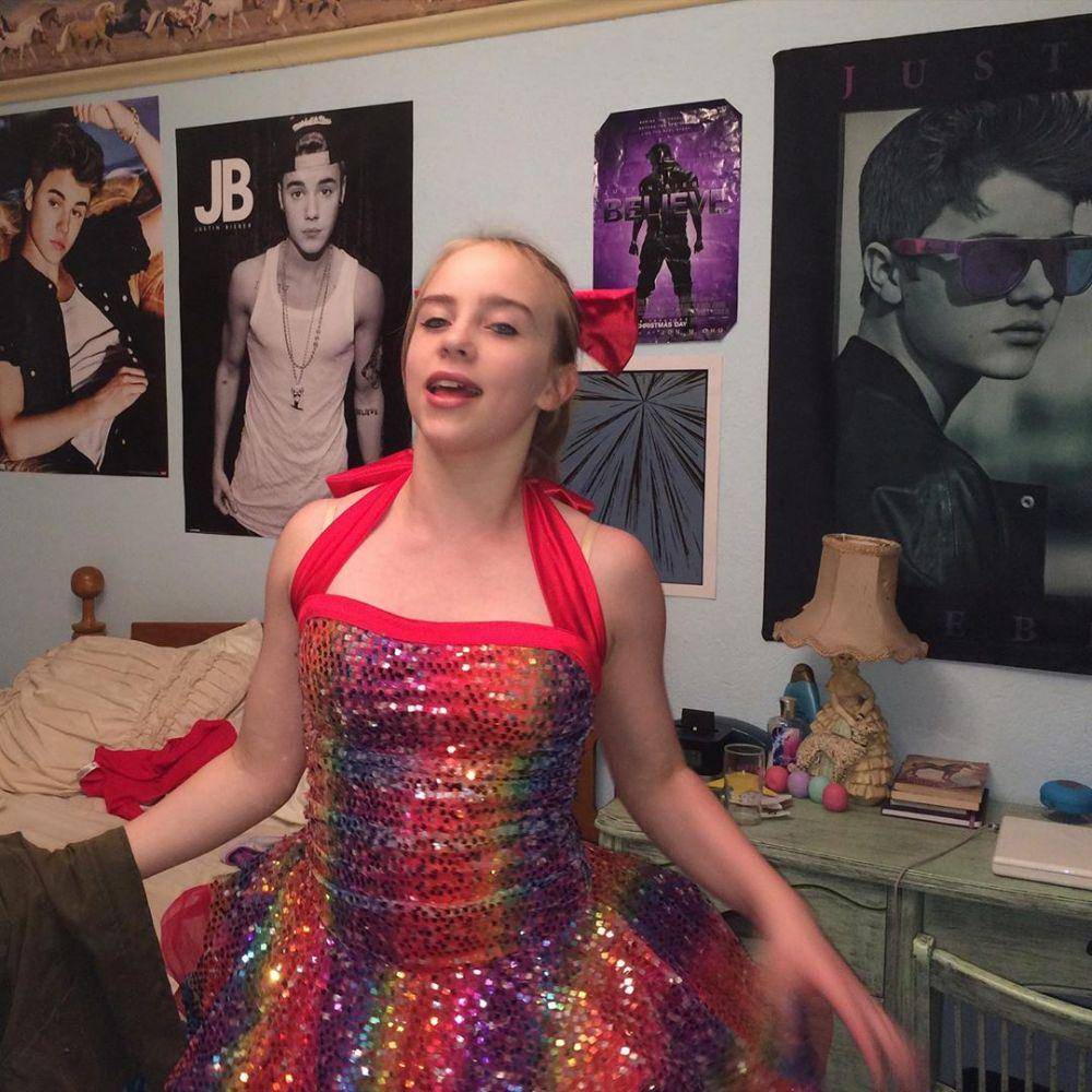 instagram.com/billieeilish