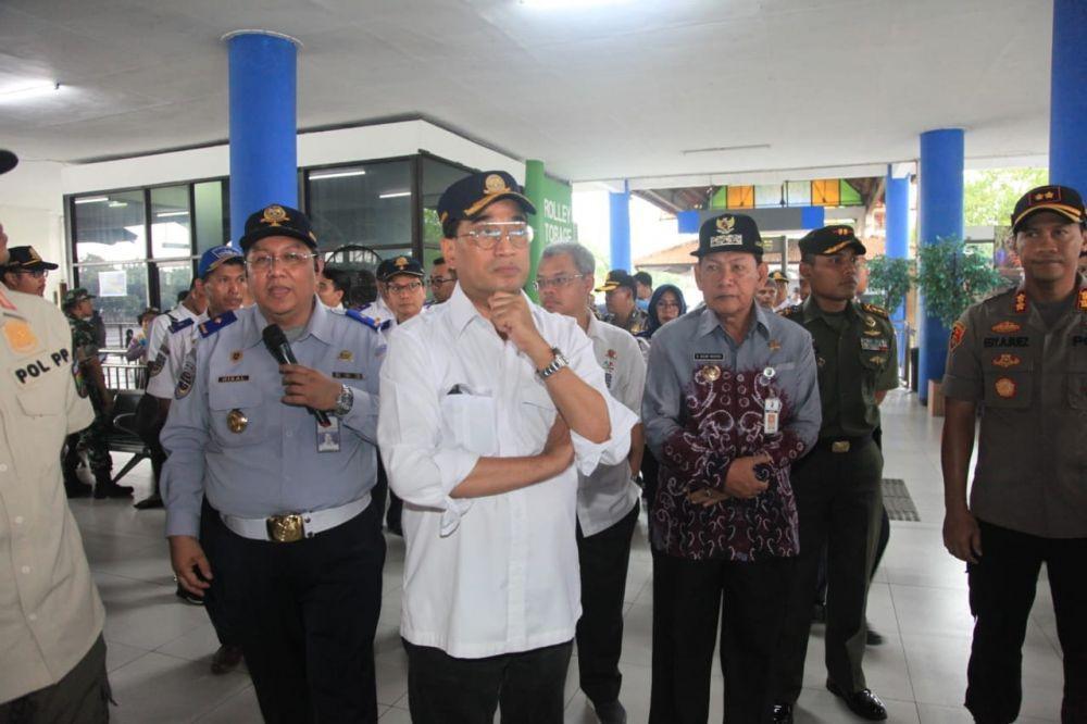 Menhub Pantau Arus Balik Natal dan Tahun Baru di Terminal Pekalongan