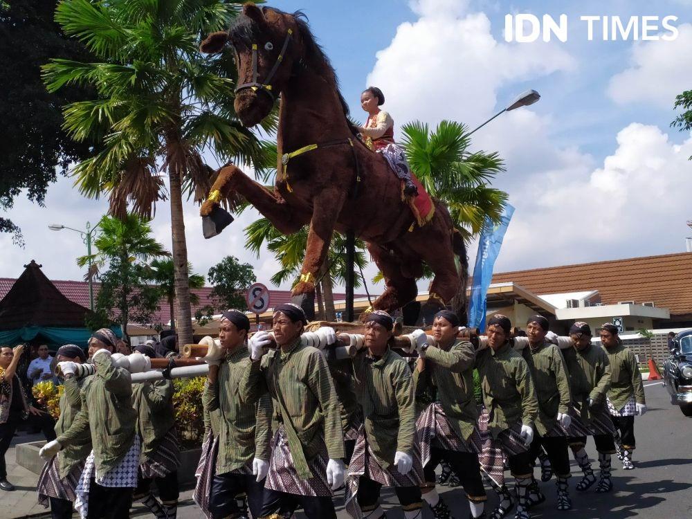 Lestarikan Budaya, Angkasa Pura I Gelar Kirab Kereta Kencana