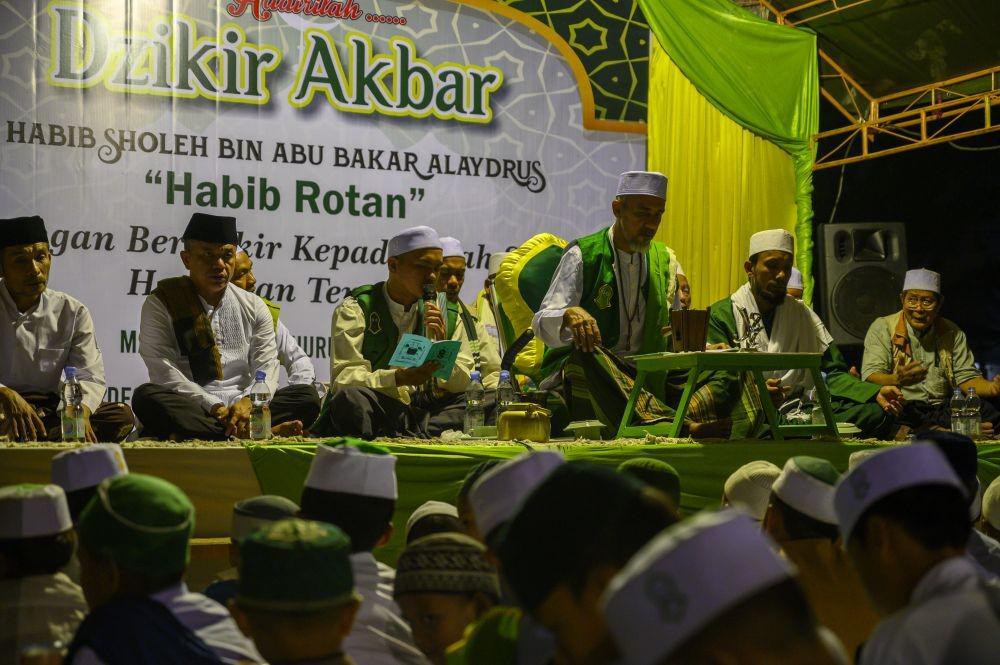 Bacaan Sholawat Tarhim, Tanda Datangnya Waktu Subuh!