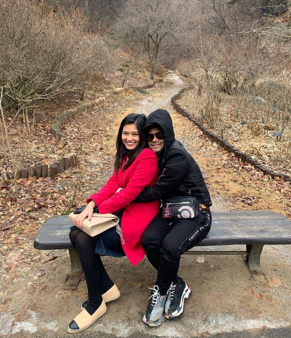 10 Gaya Mesra nan Romantis Seleb Liburan di Luar Negeri, Bikin Iri!