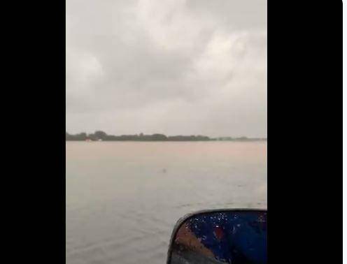 Banjir di landasan Halim Perdana Kusumah/Twitter BNPB