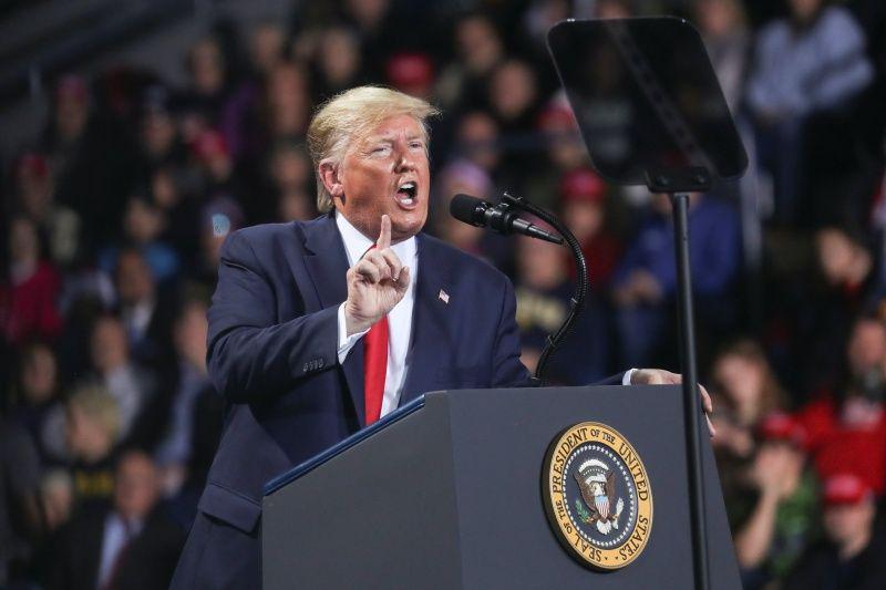 Hikmahanto Sebut Pemakzulan Trump Bisa Jadi Solusi Krisis Iran-AS