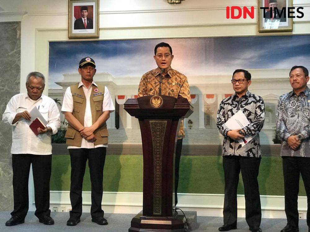 Menteri Sosial Juliari Batubara memberikan keterangan pers di Kantor Presiden, Jakarta Pusat, Jumat 3 Januari 2020 (IDN Times/Teatrika Handiko Putri)