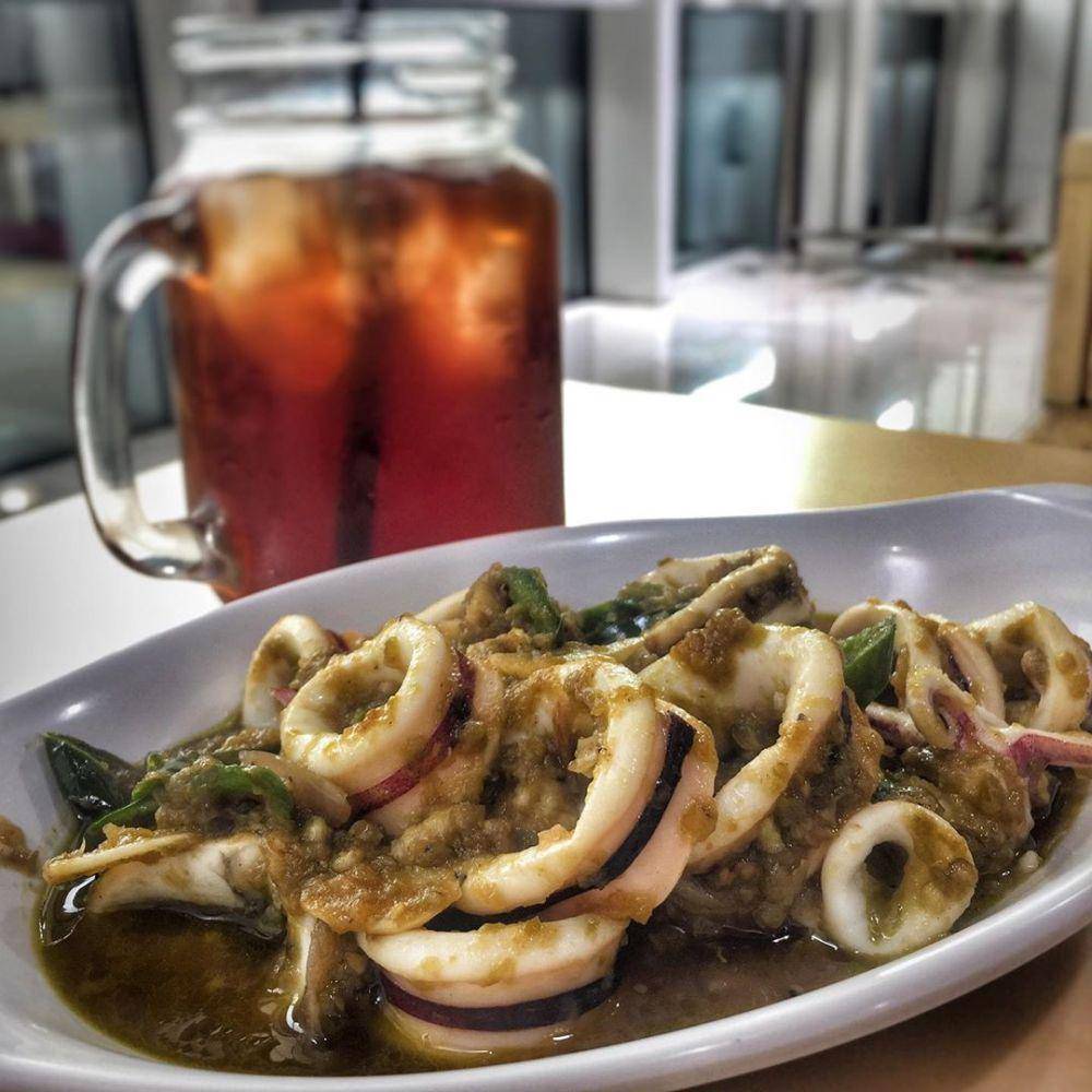 cumi sambal hijau (instagram.com/nency_pra)