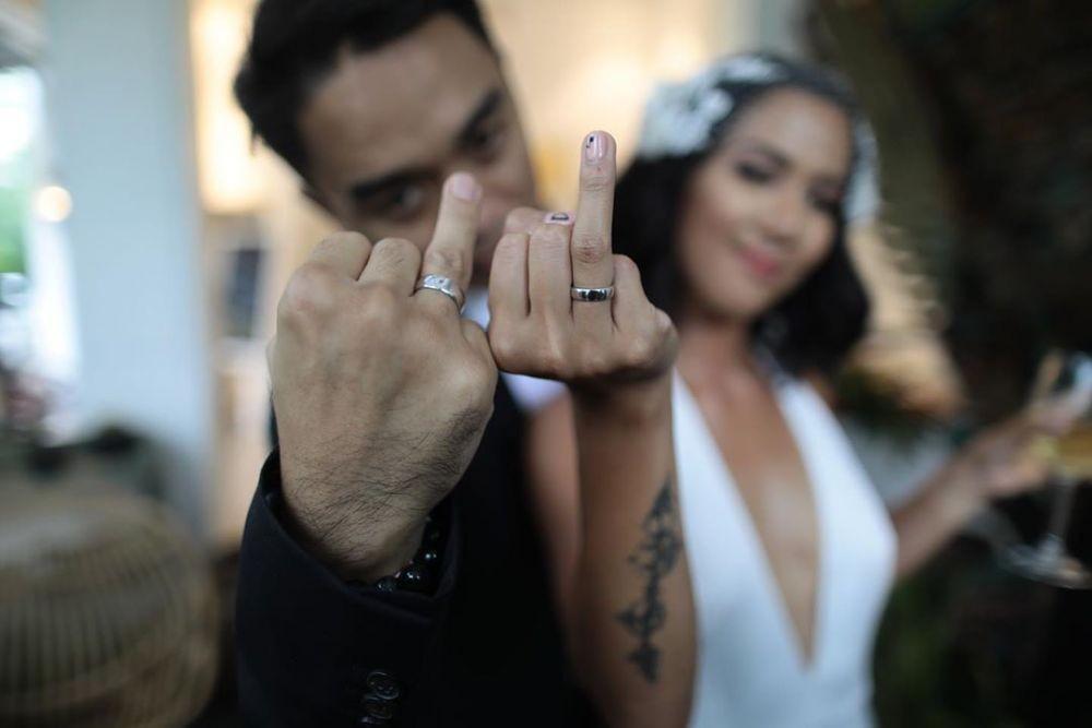 Menikah di LA, 10 Potret Mesra Dipha Barus dan Vanessa Budihardja