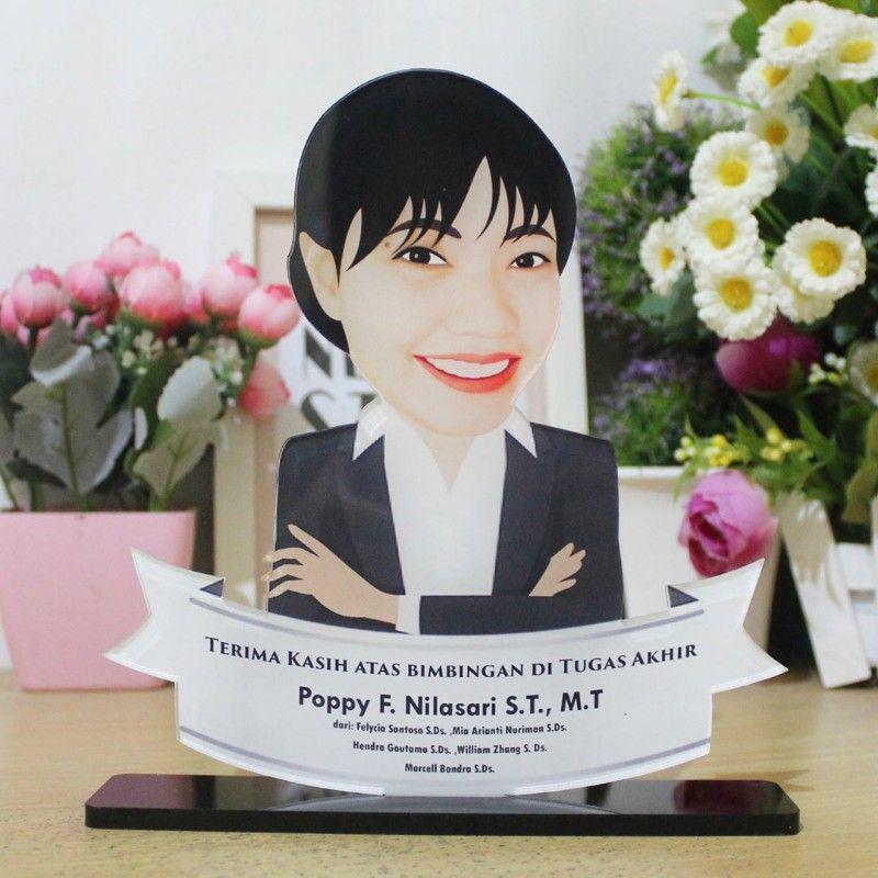 10 Ide Kado Kekinian untuk Dosen Pembimbing, Biar Makin Berkesan