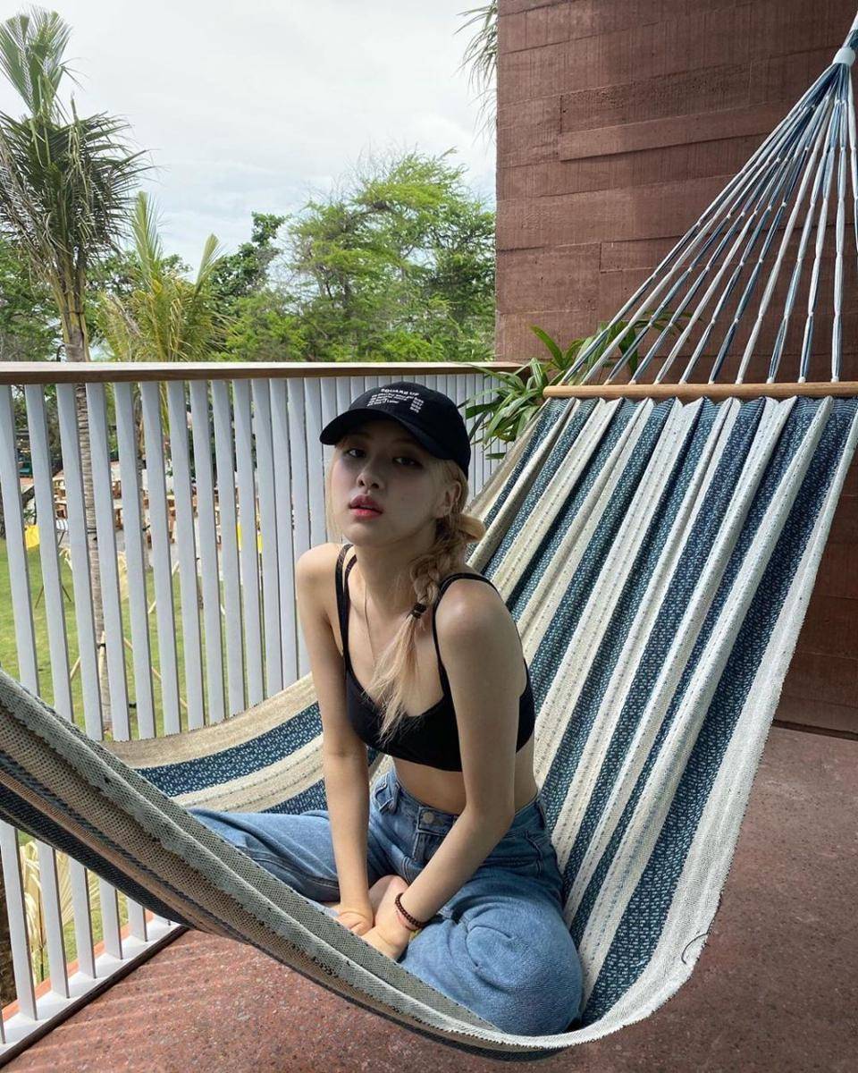 instagram.com/roses_are_rosie