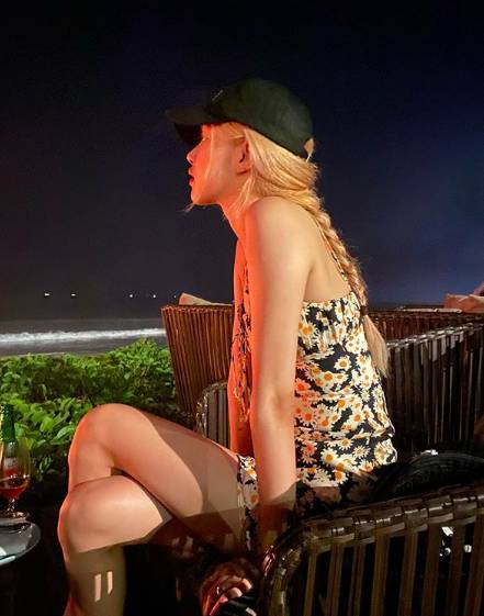 instagram.com/roses_are_rosie