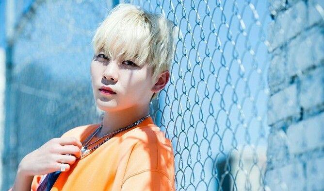 10 Potret Boo Seungkwan Seventeen di Usia Genap 22 Tahun